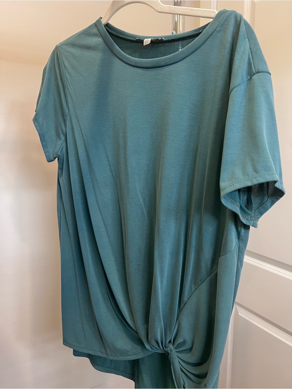 Women’s Teal Short-Sleeve Knot Hem Shirt